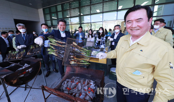 구워먹는 함양파 시식광경